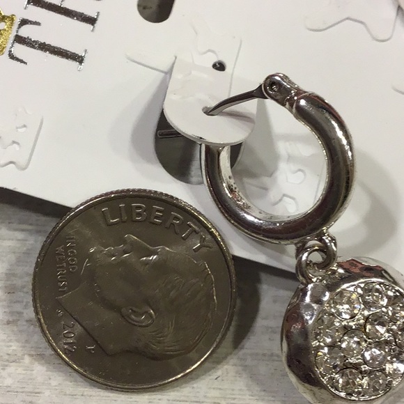 [🌾[2/$28.00]🌾 Trifari Earrings - Picture 6 of 6